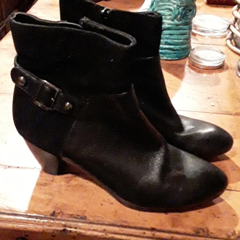 Naturalizer short boots use good condition